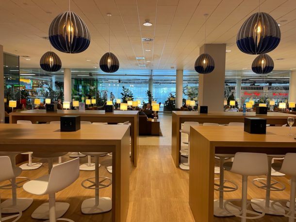 Review: KLM Crown Lounge 25 Amsterdam (Schengen) - Live And Let's Fly