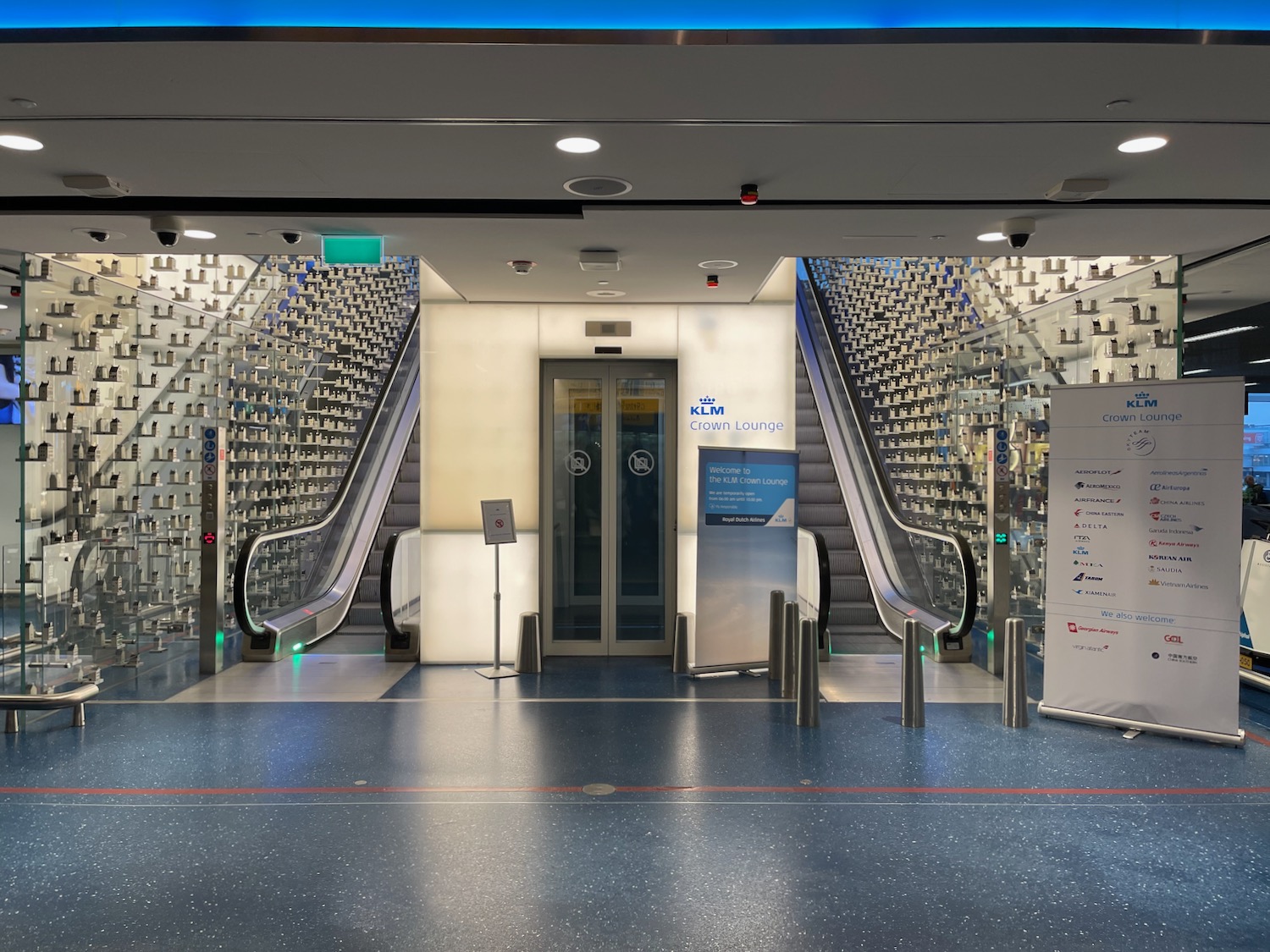 an escalator in a building