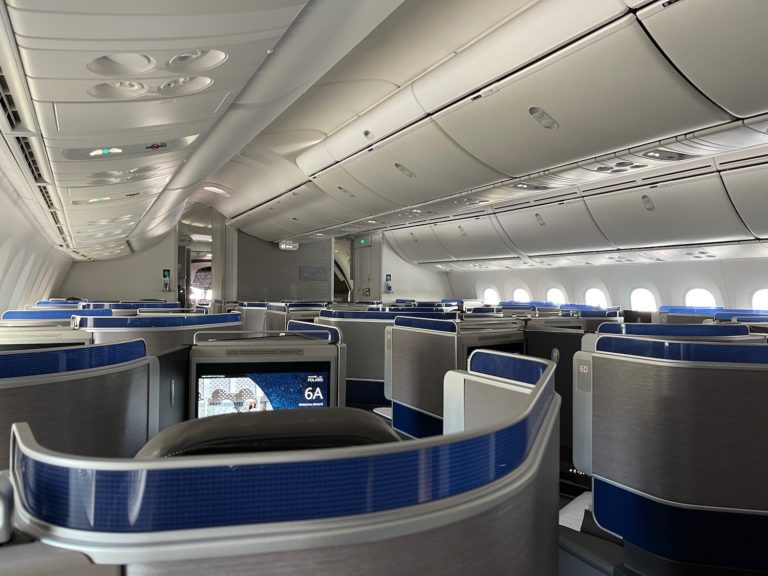 Review: United Airlines 787-9 Business Class Los Angeles To Tokyo ...