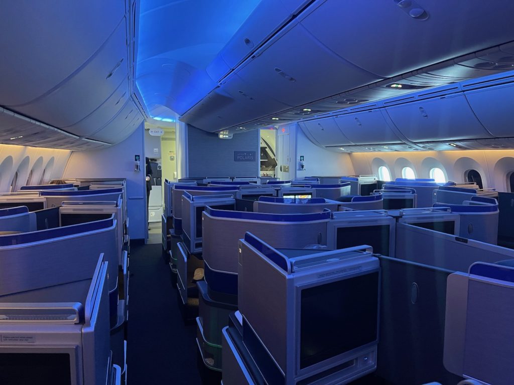 Review: United Airlines 787-9 Business Class Los Angeles To Tokyo ...