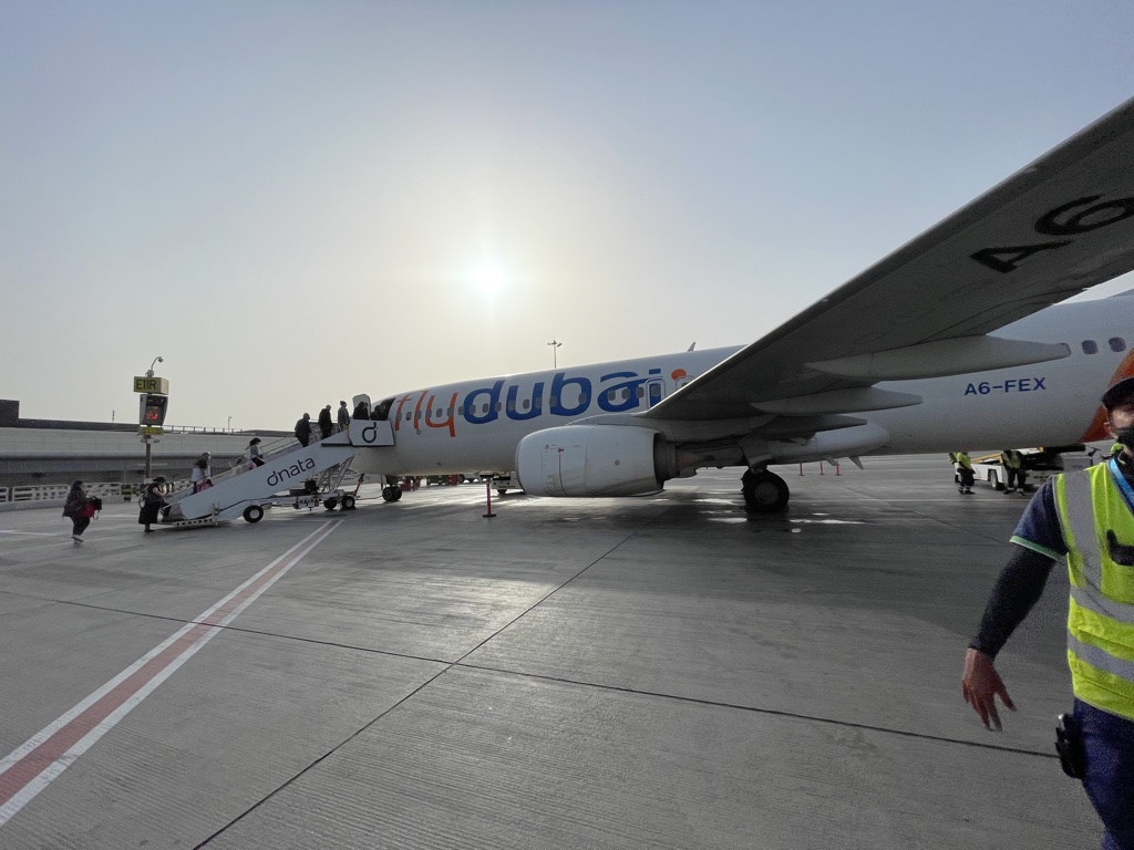 FlyDubai Dubajaus tarptautinio oro uosto 2 terminalo įlaipinimas