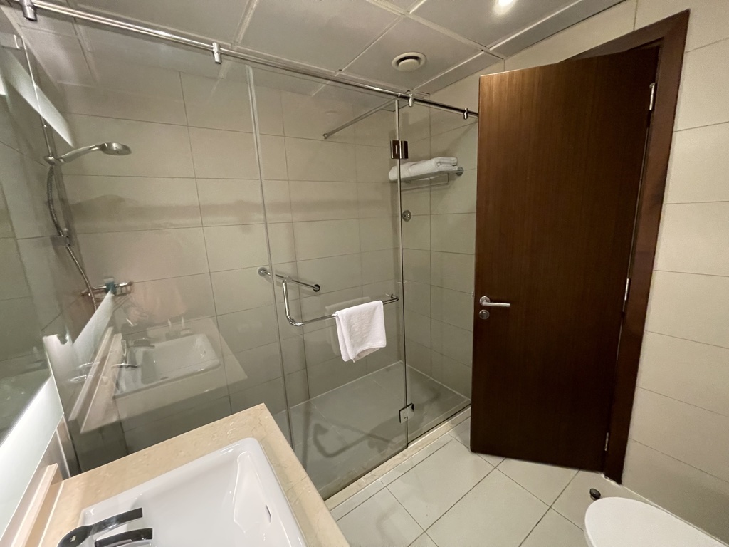 Hyatt Place Dubai Al Rigga master bathroom