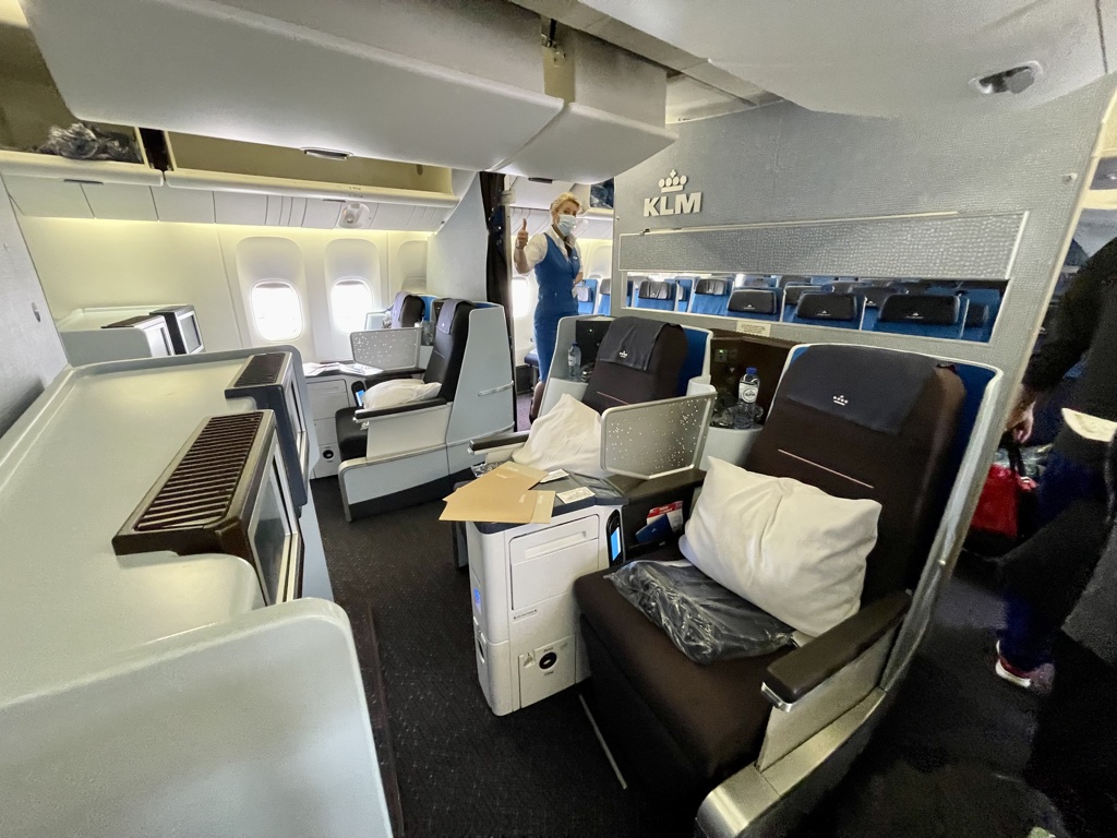 KLM 777-300 Business class mini cabin