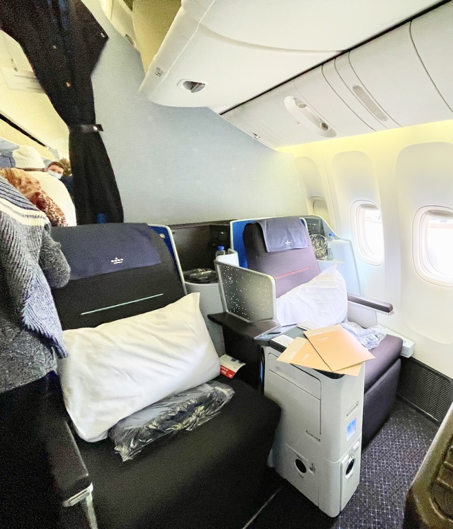 KLM 777-300 business class seats