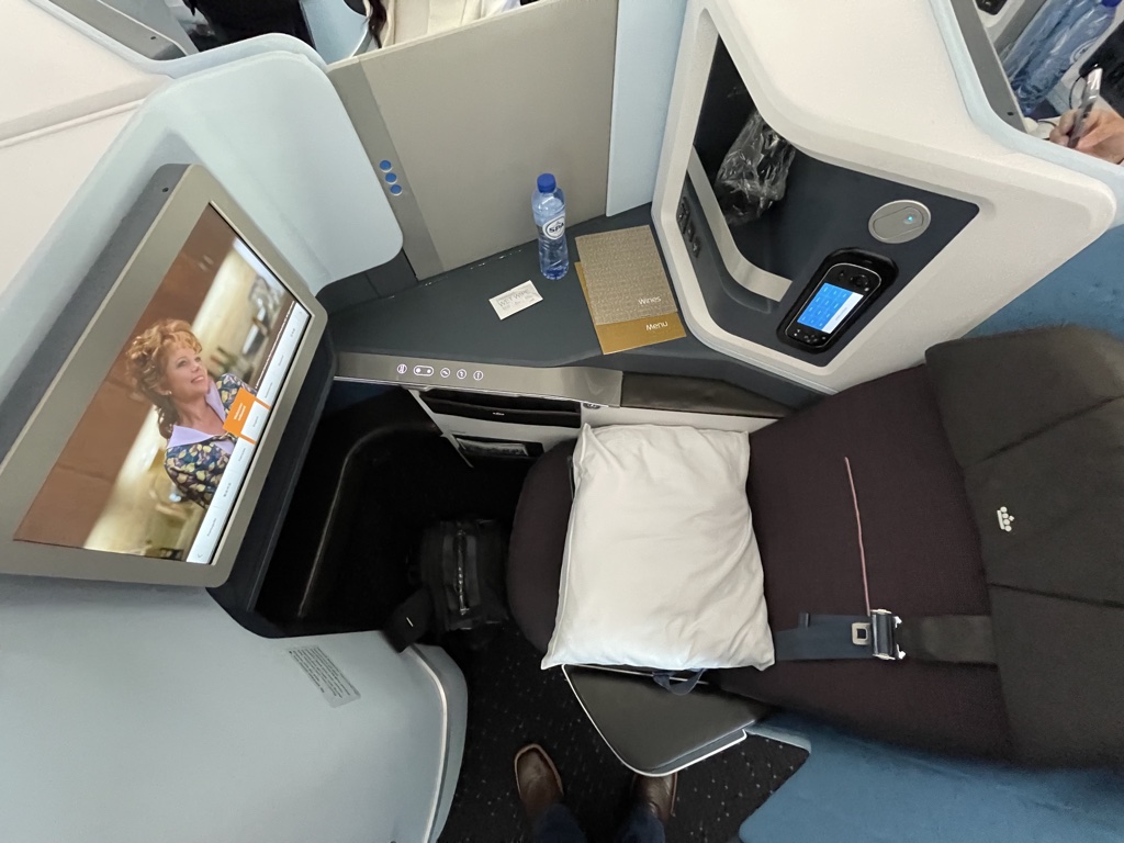 KLM Amsterdam Dubai KL427 787-10 business class seat