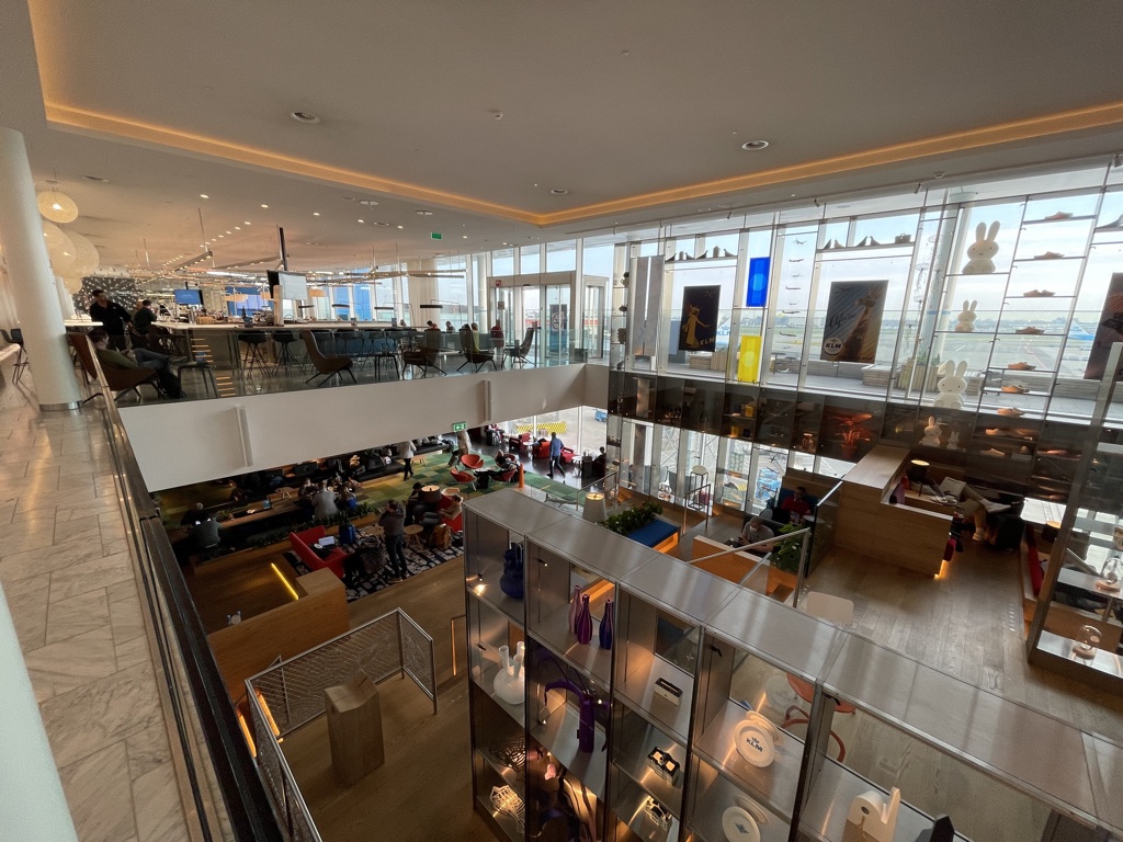 KLM Crown Lounge 52 Amsterdam seating from restaurant mezzanine