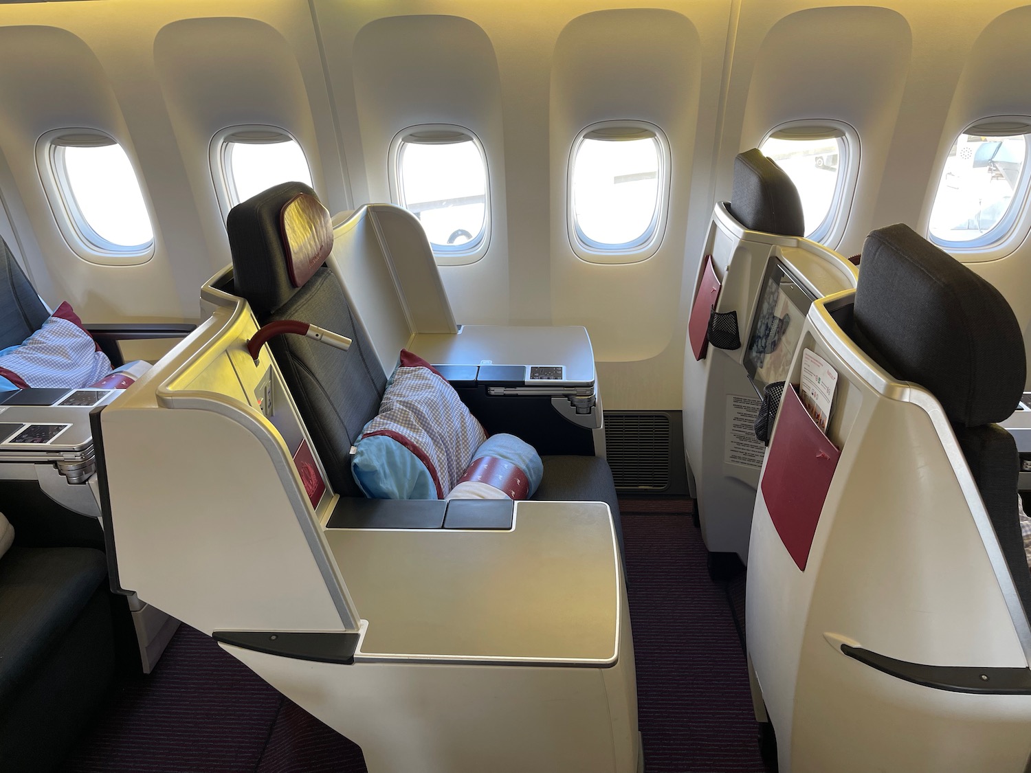 Review: Austrian Airlines 777-200ER Business Class &#8211; Live and Let&#039;s Fly Austrian Airlines 777 Business Class Review 20