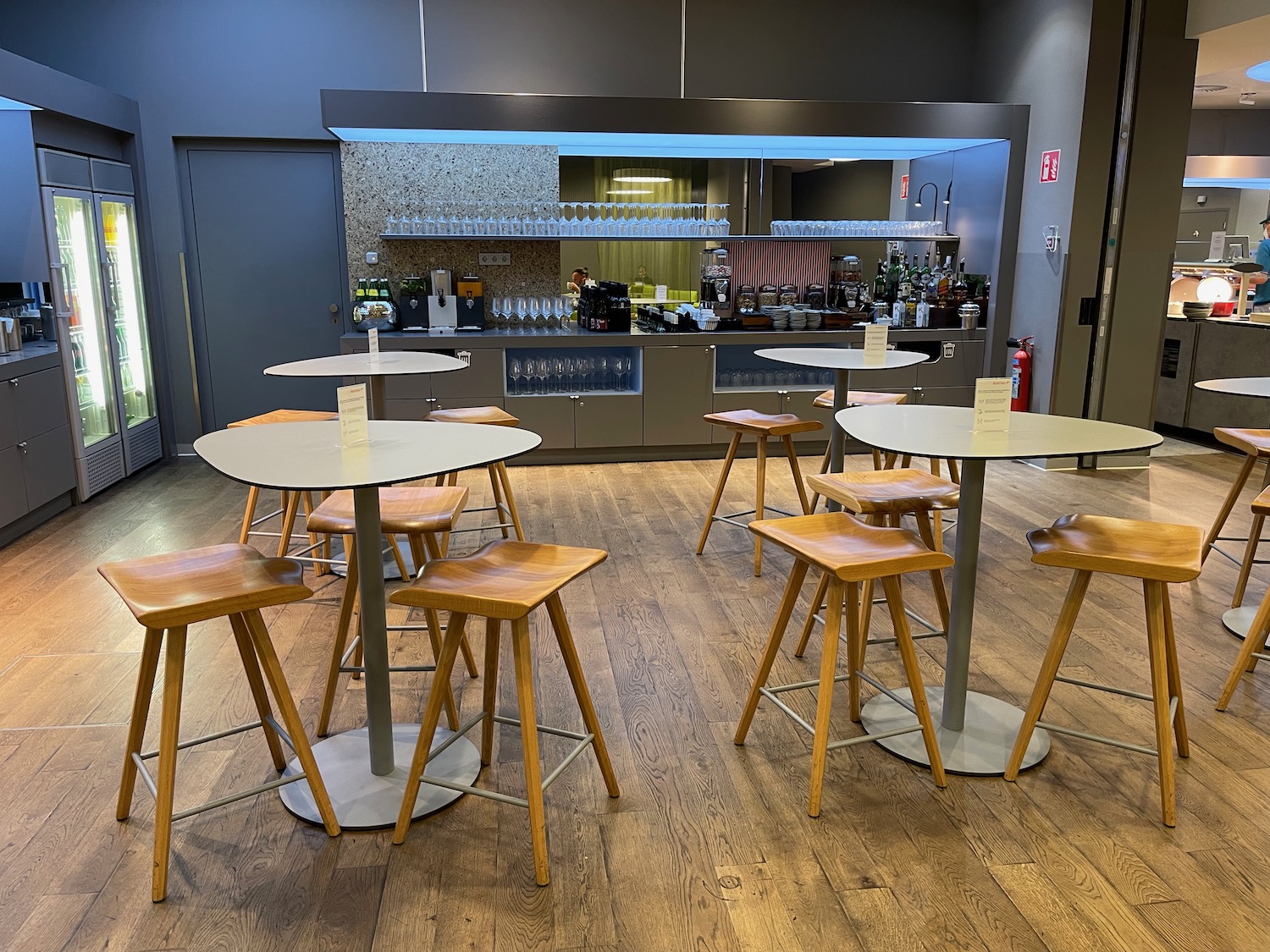 Review: Austrian Business Lounge (Schengen) Vienna &#8211; (VIE) &#8211; Live and Let&#039;s Fly Austrian Airlines Business Lounge Vienna Review 29