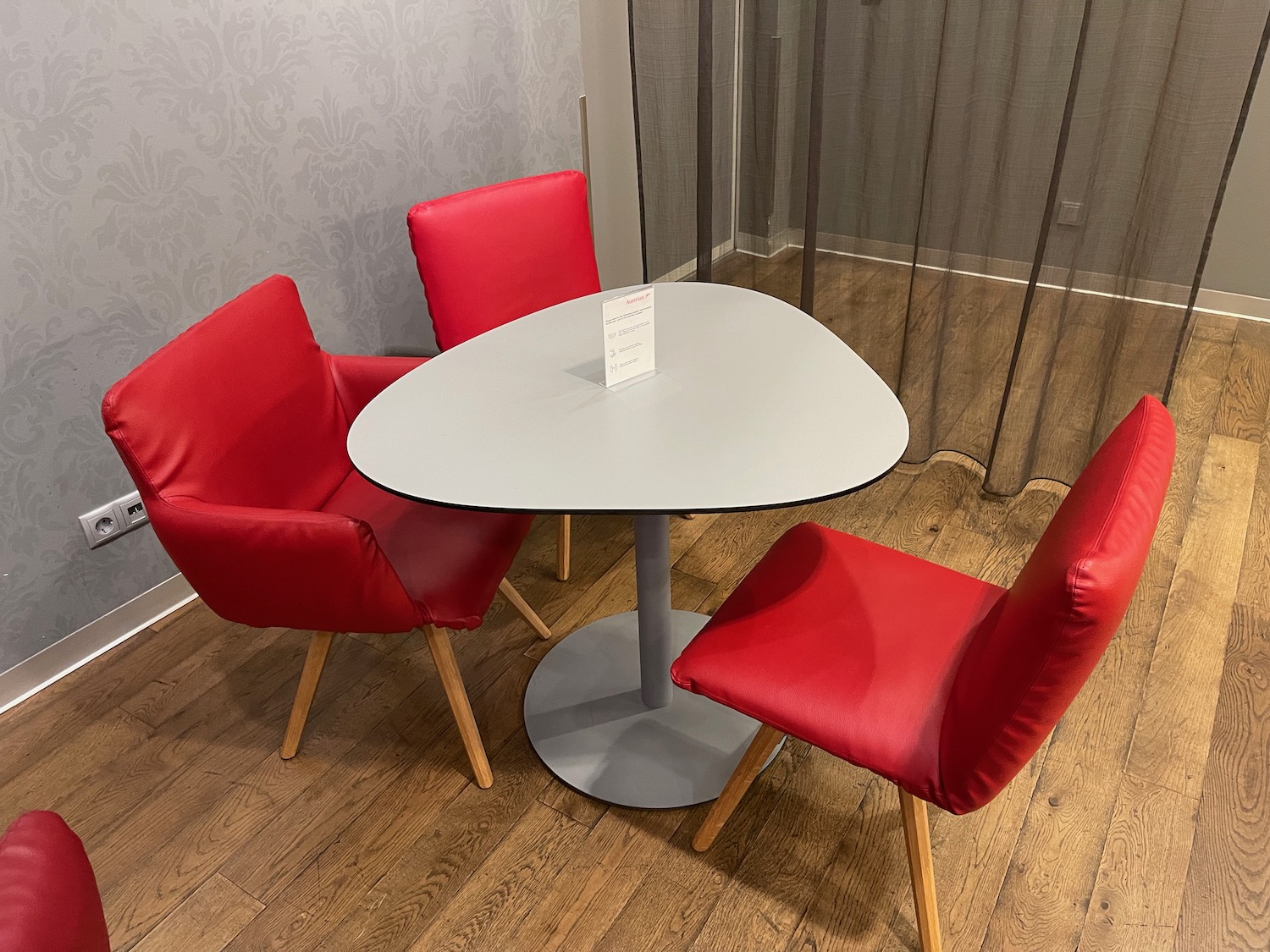 Review: Austrian Business Lounge (Schengen) Vienna &#8211; (VIE) &#8211; Live and Let&#039;s Fly Austrian Airlines Business Lounge Vienna Review 5