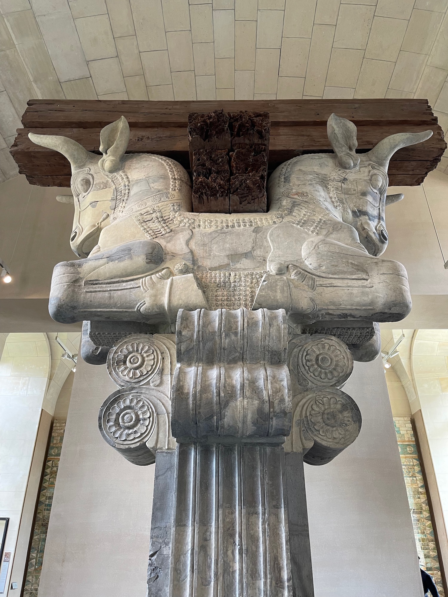 a statue of two bull heads