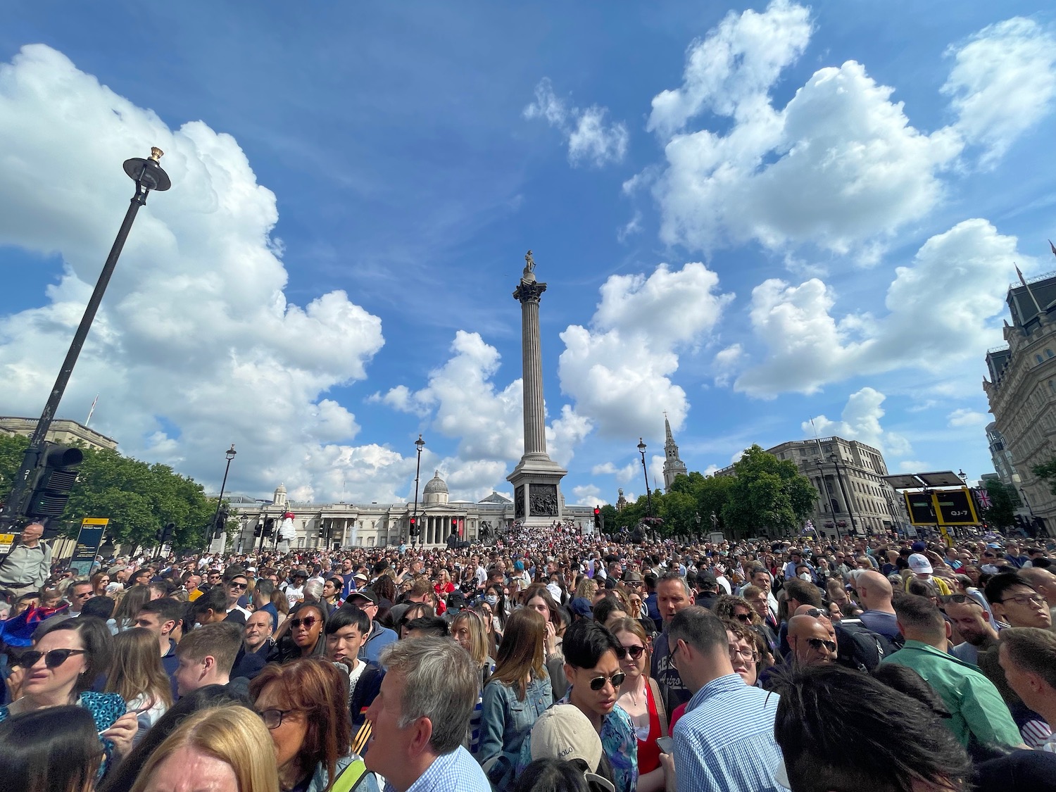 a large crowd of people in a crowd