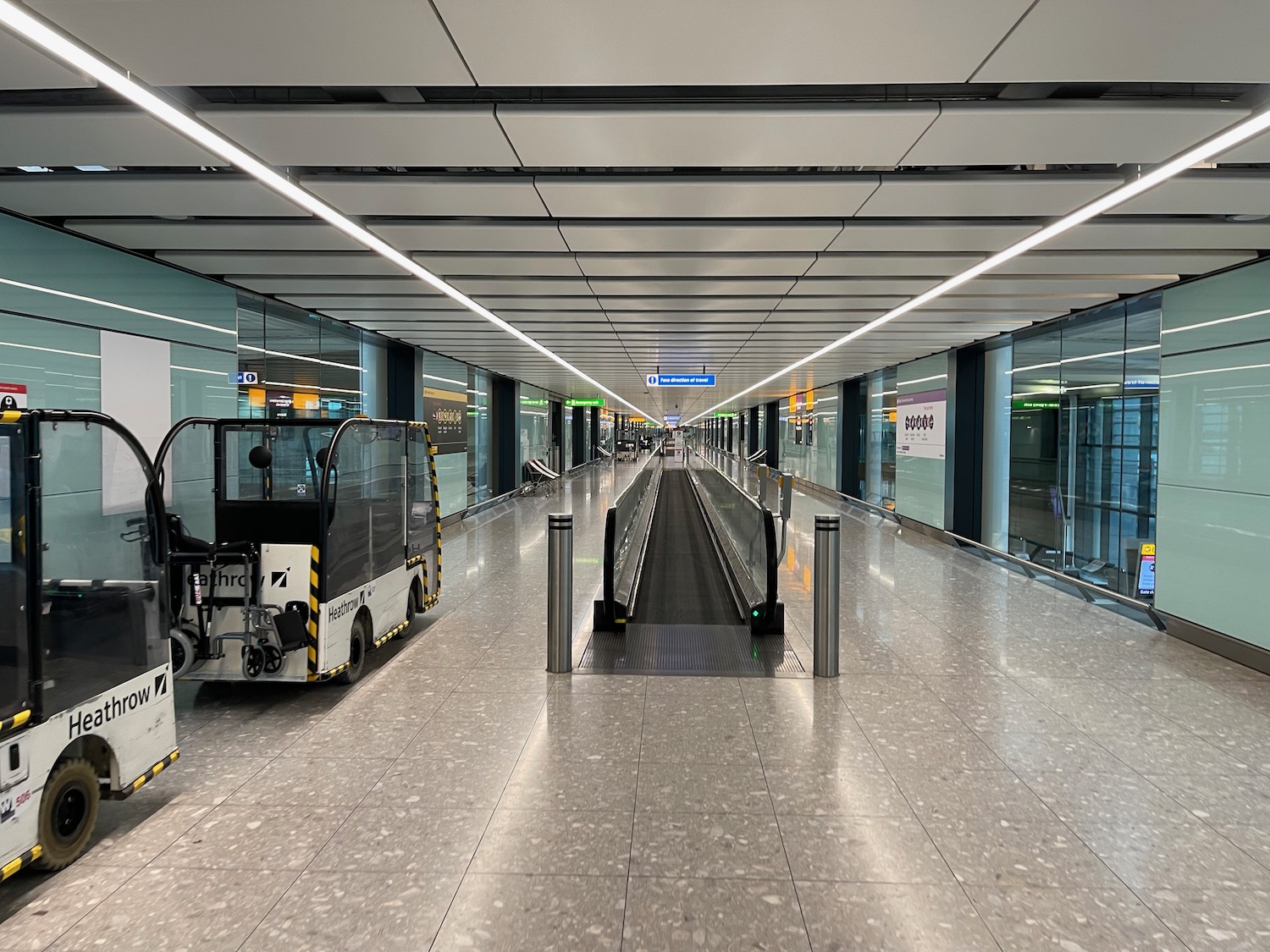 a conveyor belt in a airport