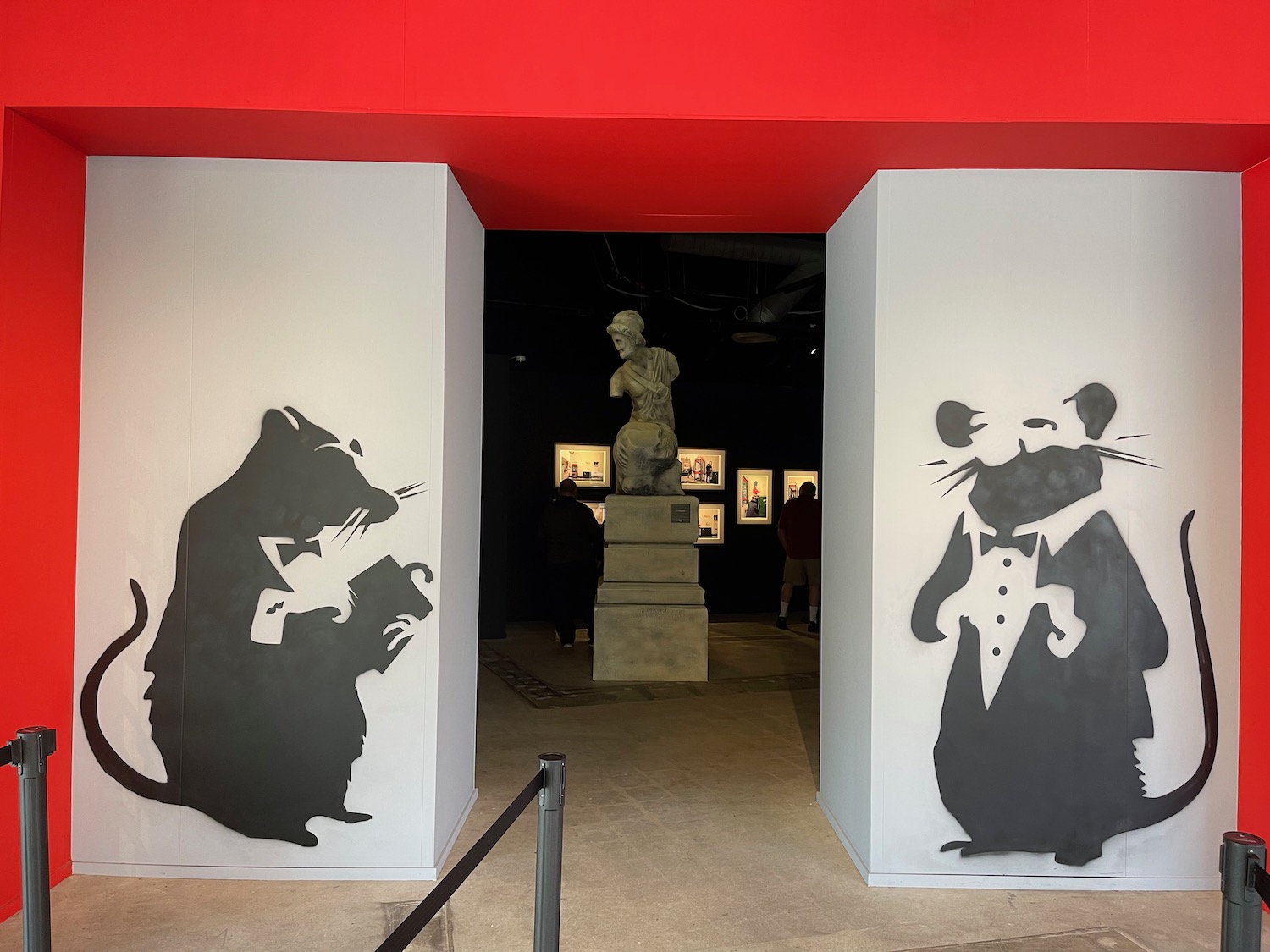 2023年レディースファッション福袋 スケートデッキ BANKSY 限定商品 JAPAN GENIUS UNAUTHORIZED OR GENIUS  VANDAL?JAPAN TOUR EXHIBITIONロン AN BANKSY スケートボード AN TOUR UNAUTHORIZED おトク】  EXHIBITIONロンT バンクシー展 M VANDAL 美術品