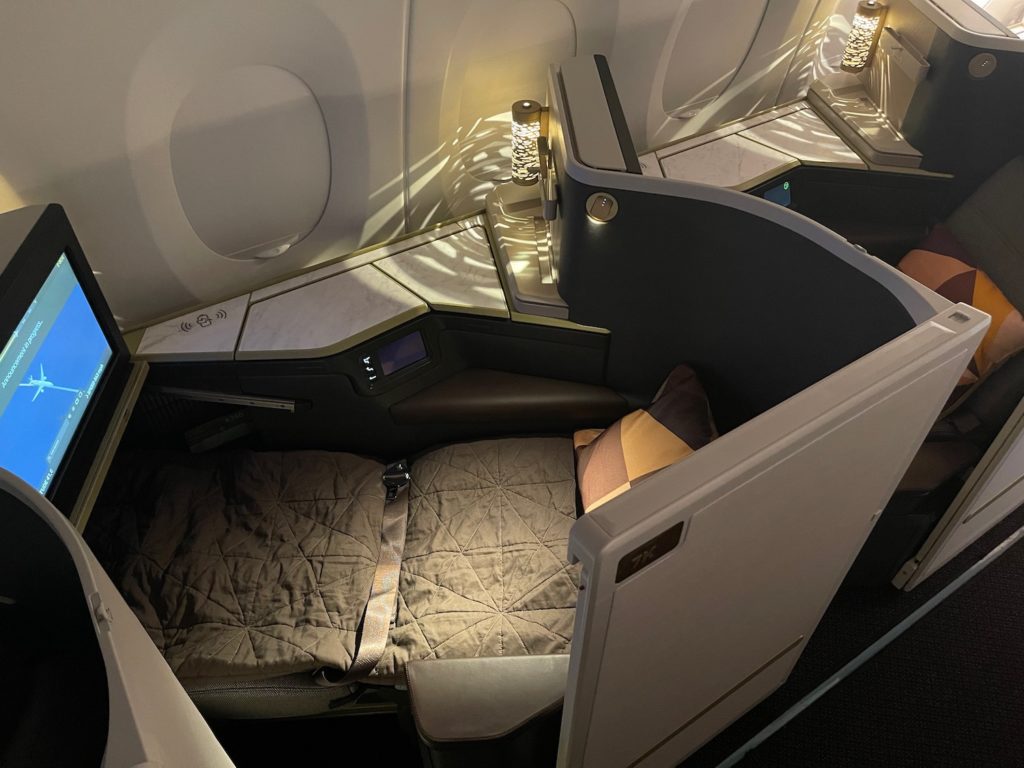 First Impressions: Etihad Airways A350-1000 Business Class (Simply ...