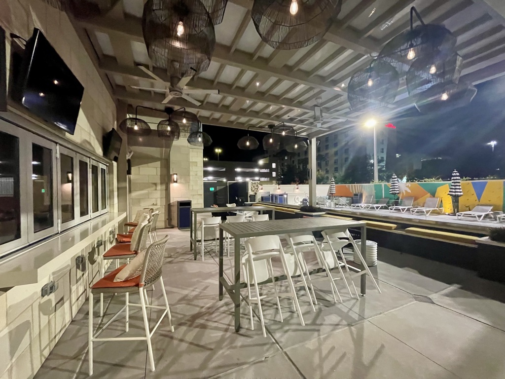 Hyatt House Tampa Airport Westshore outdoor dining