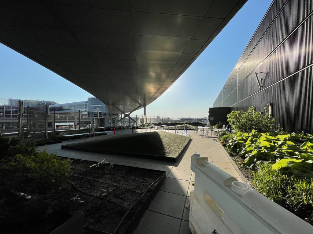 JetBlue's Swanky JFK T5 Rooftop Terrace Live and Let's Fly