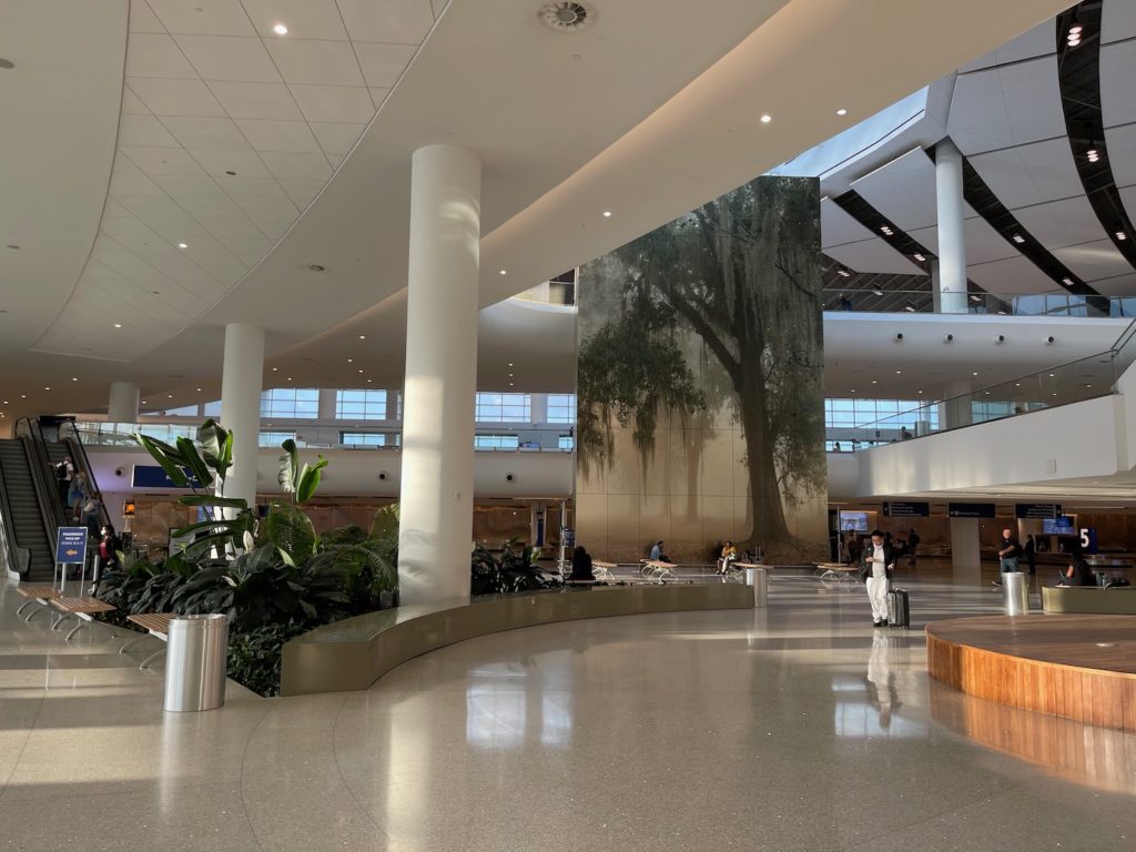 Beautiful New Orleans International Airport Live and Let's Fly