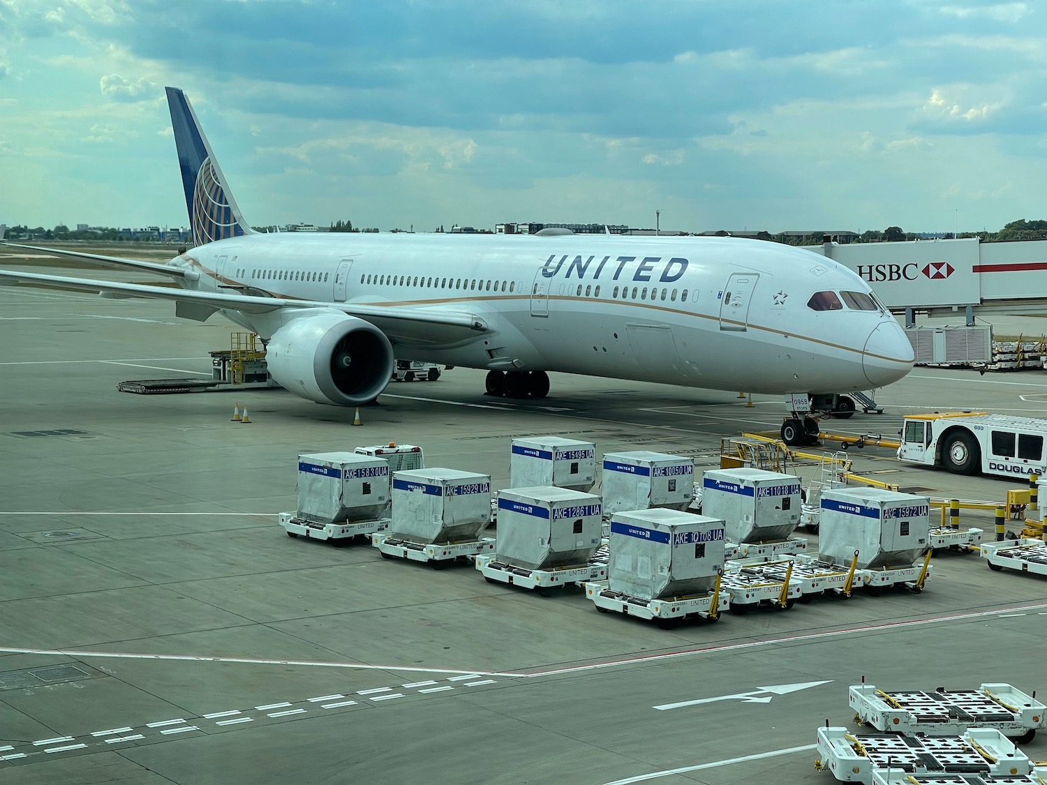 Step Aside, Uber — United Airlines' 'Leggings-Gate' Just Made You