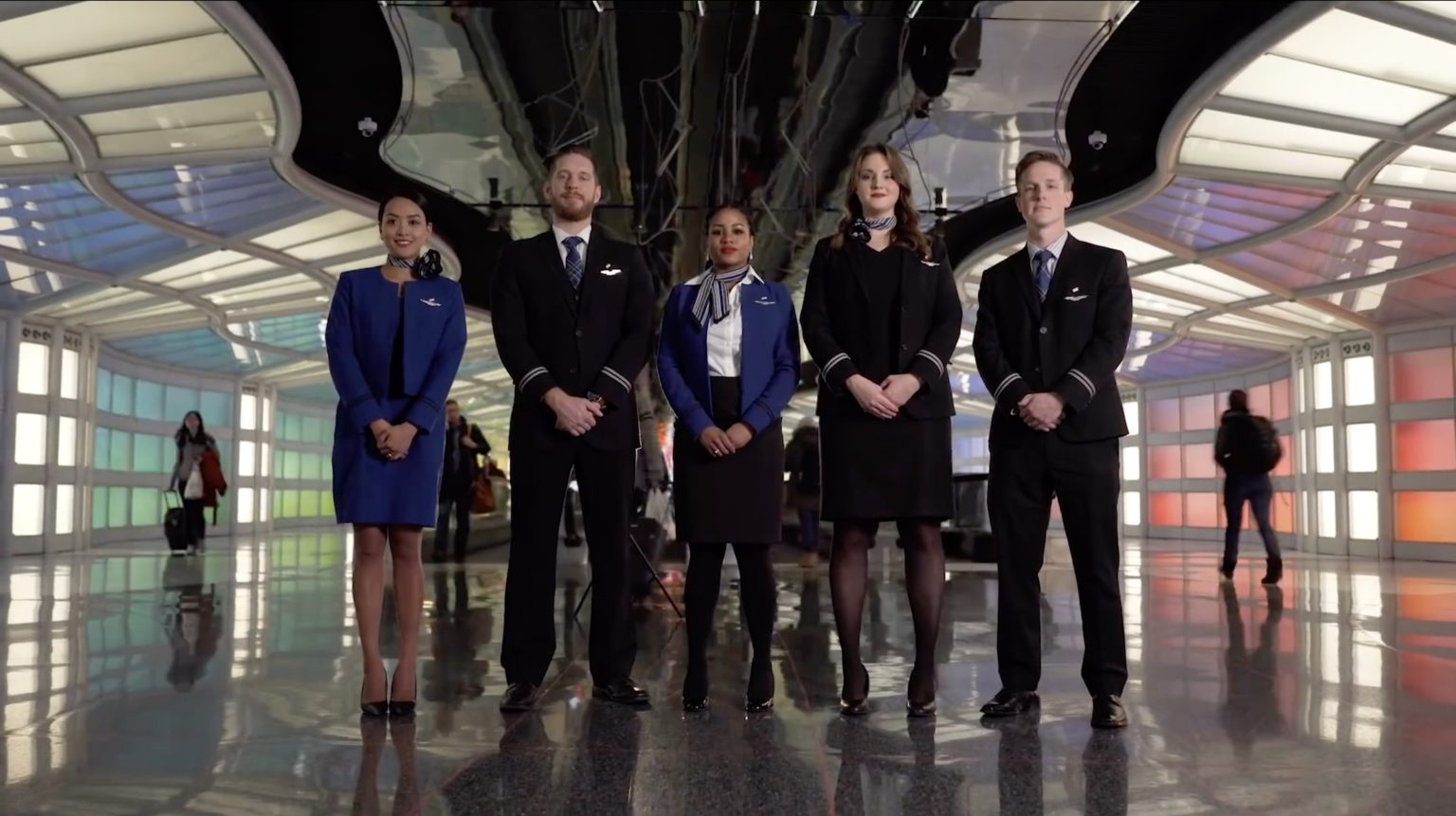 United Airlines At Odds With Flight Attendant Union Over Uniform ...