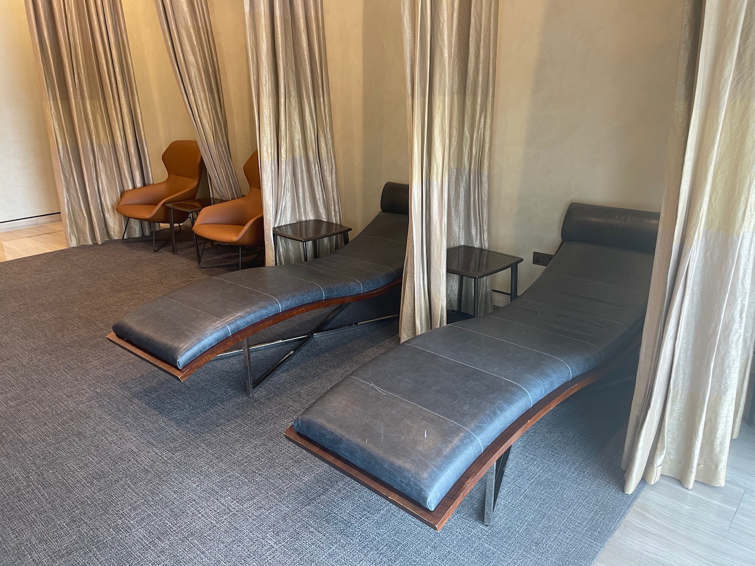 a lounge chairs in a room