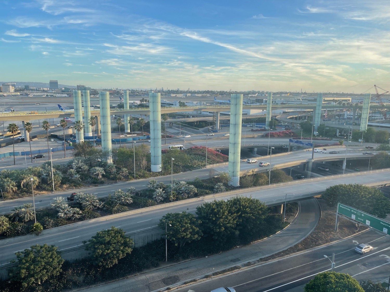 a highway with many pillars