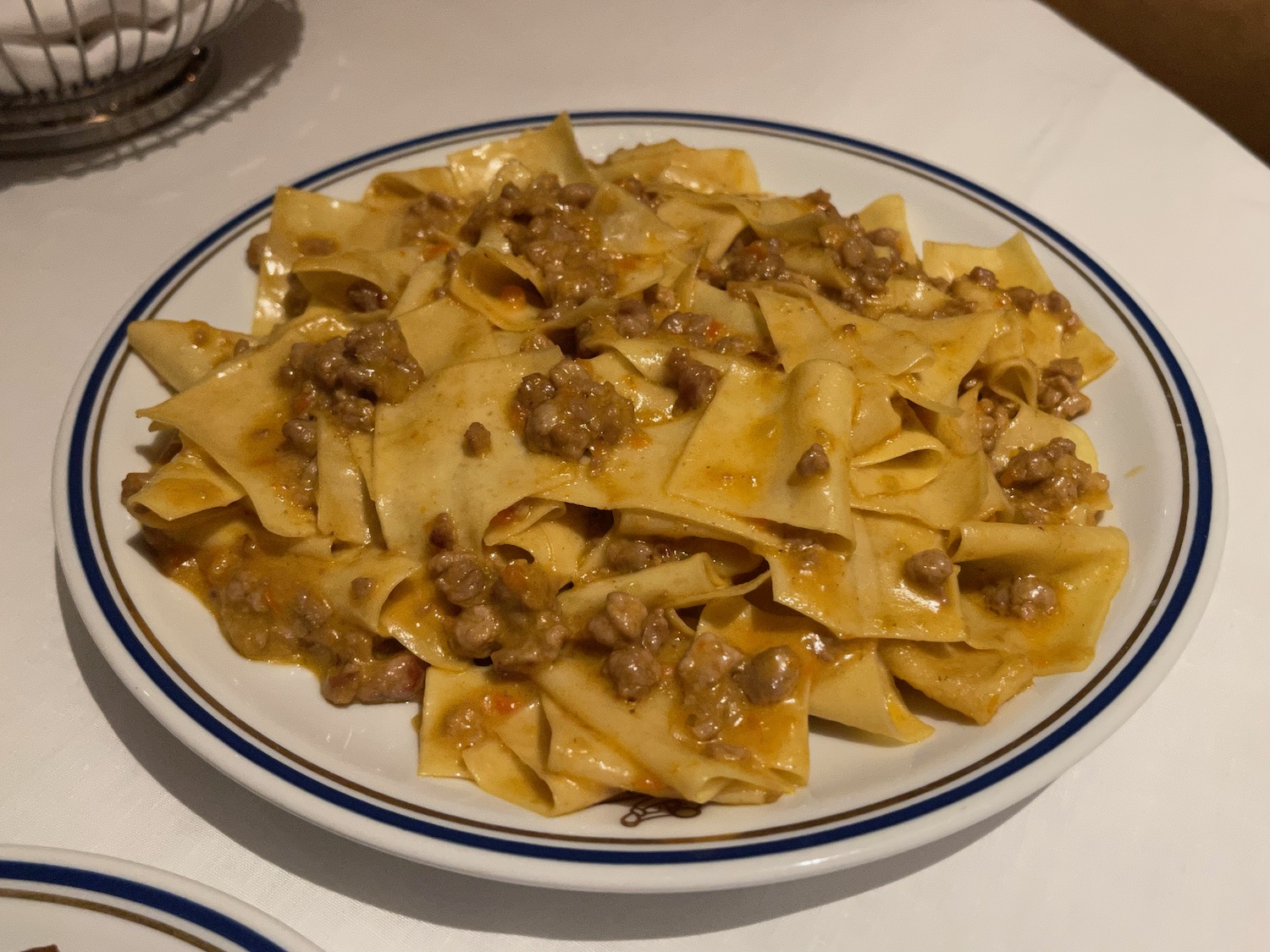 a plate of pasta with meat sauce