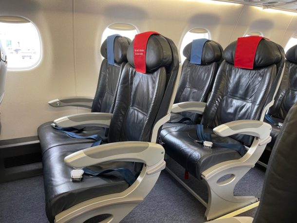 Review: LOT Polish E-190 Business Class - Live and Let's Fly