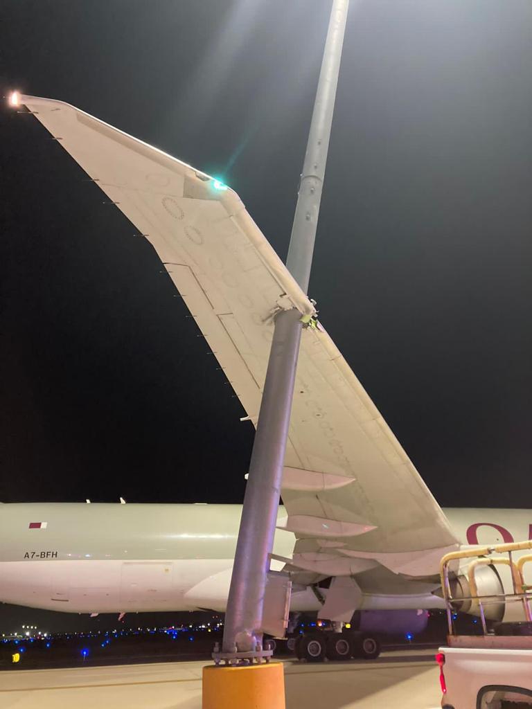 Ouch: Qatar Airways 777 Wing Slams Into Metal Post At Chicago O’Hare