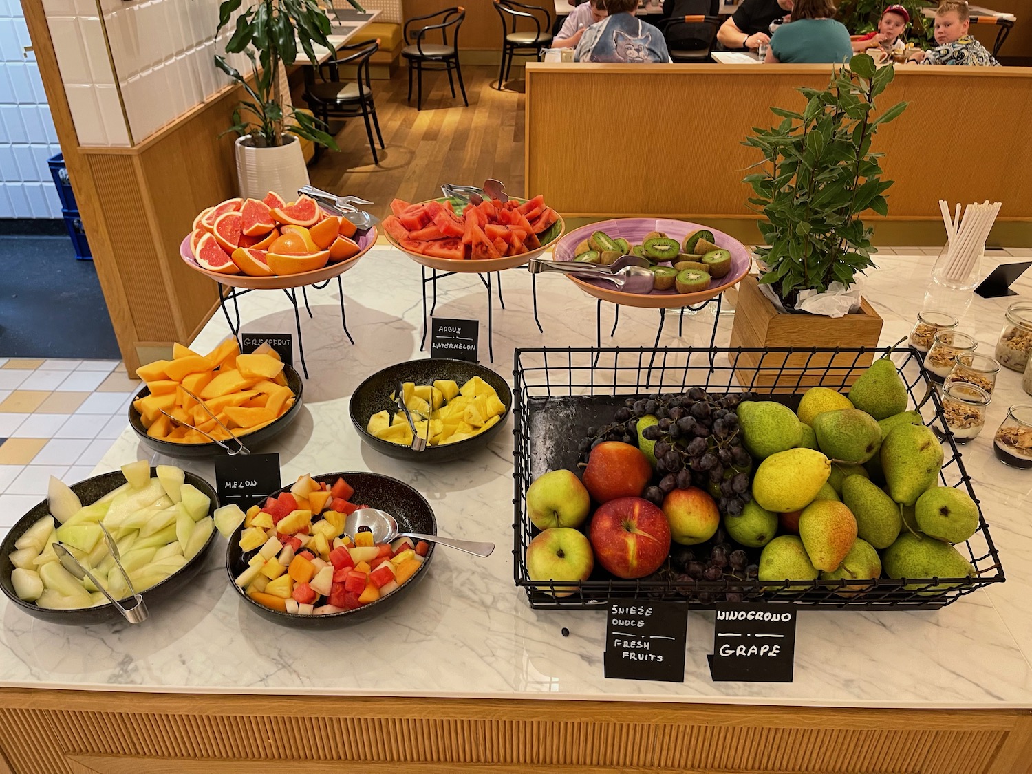 a table with different types of fruit on it