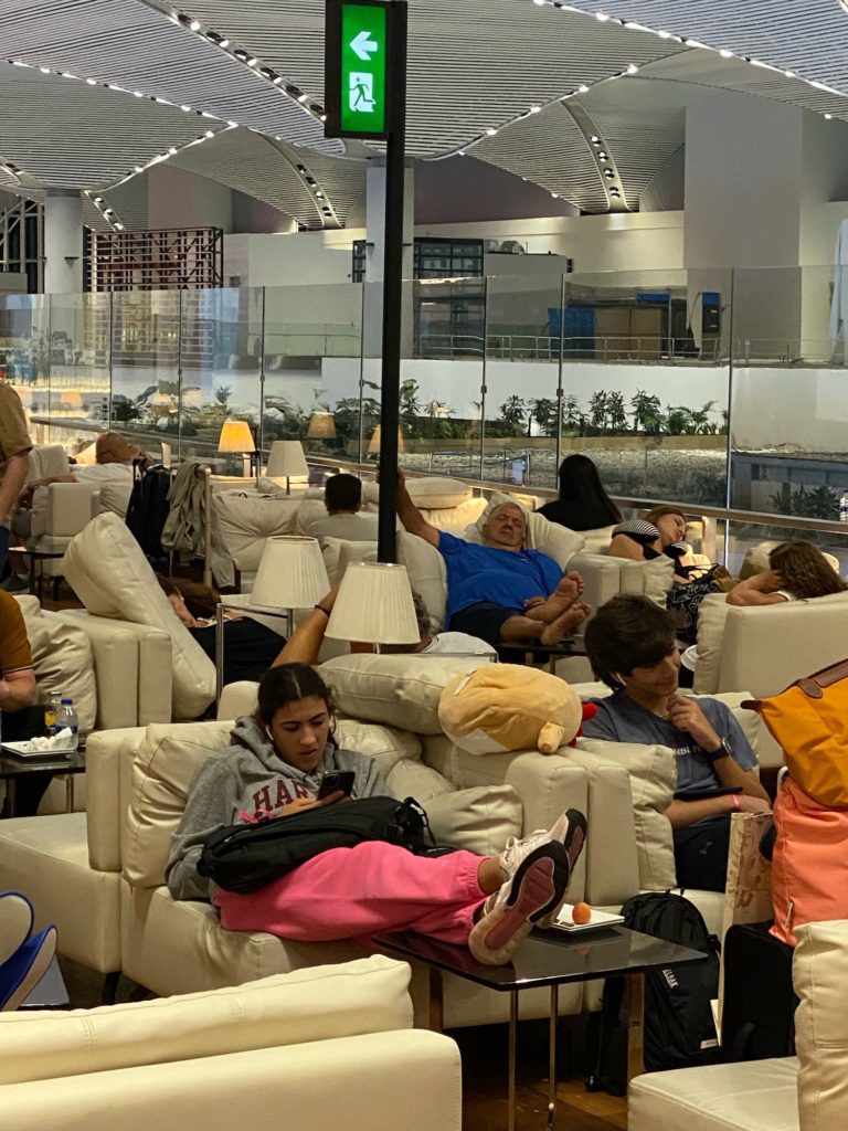 Has Flagship Turkish Airlines Lounge Become A Homeless Shelter? - Live ...