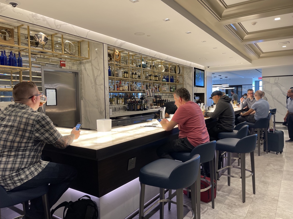 United Polaris lounge Washington Dulles bar