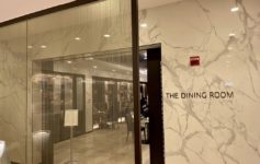 United Polaris lounge dining - Washington Dulles