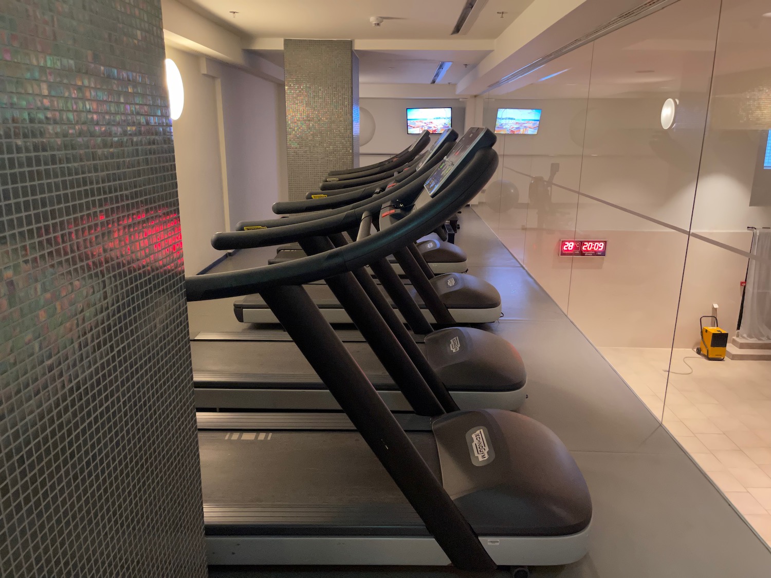 tread treadmills in a room