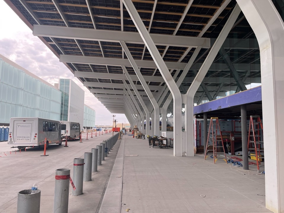 KCI welcomes the first flyers into a new airport terminal showing