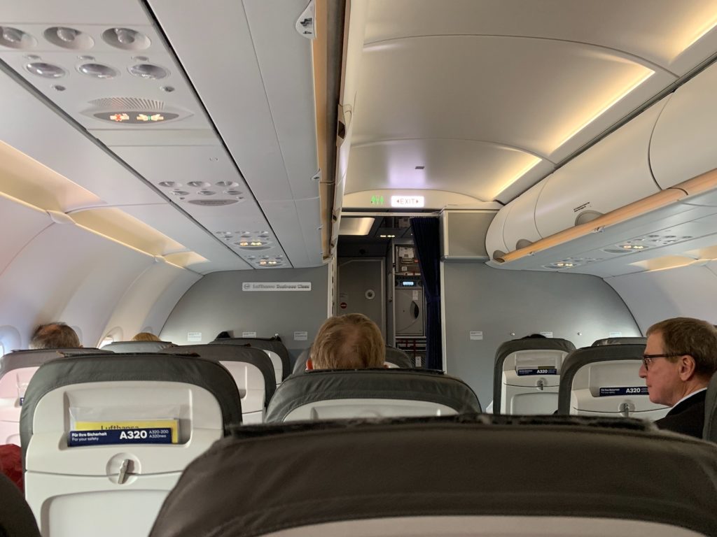 LUFTHANSA A320 BUSINESS CLASS REVIEW visual data 4