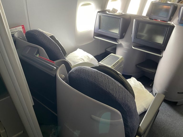 Review: United Airlines 767-400 Business Class Newark - Honolulu - Live ...