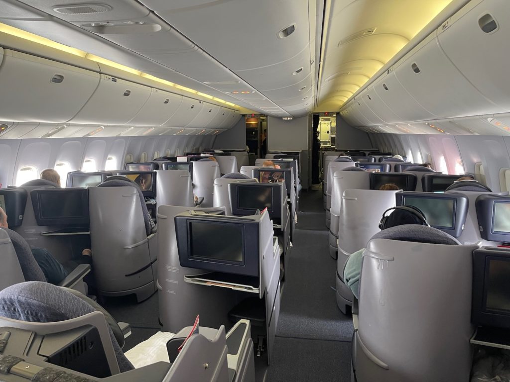 Review: United Airlines 767-400 Business Class Newark - Honolulu - Live ...