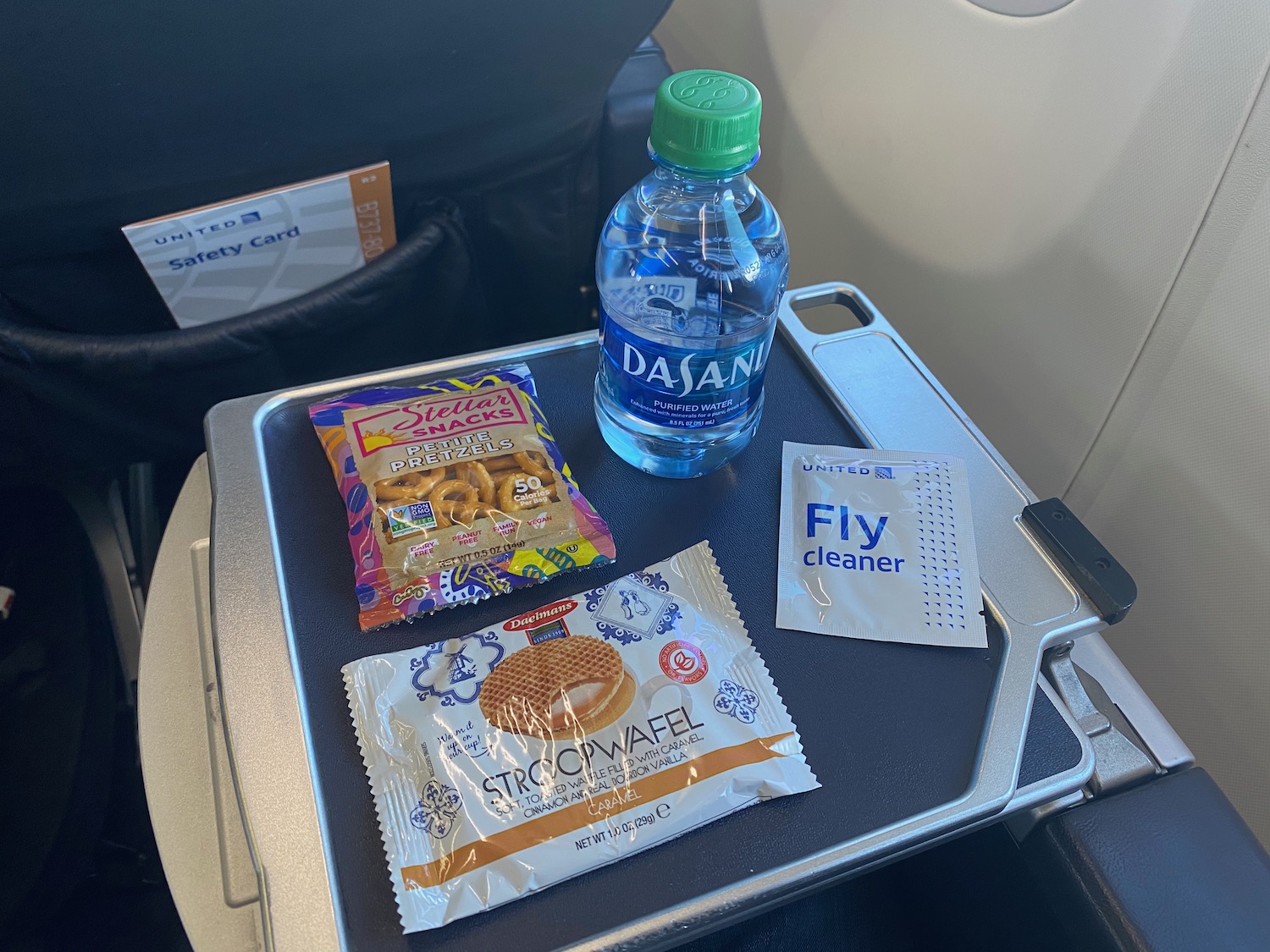 Kid's Snackbox On United Airlines - Live and Let's Fly