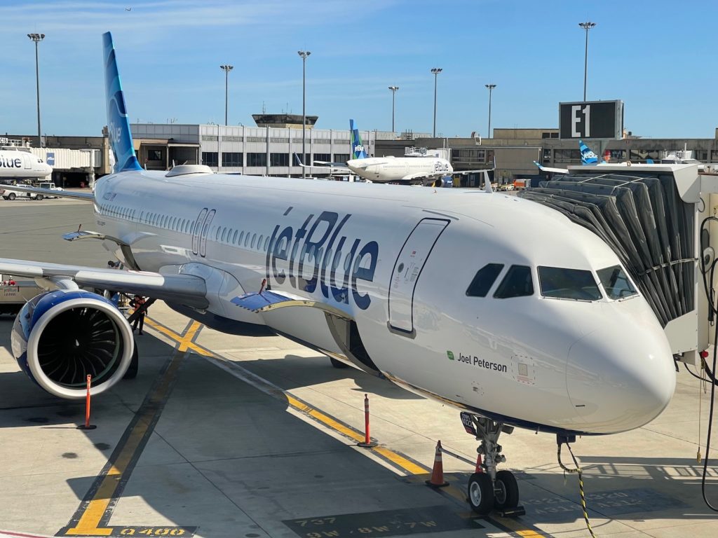 Review JetBlue A321neo Mint Business Class London Boston Live and