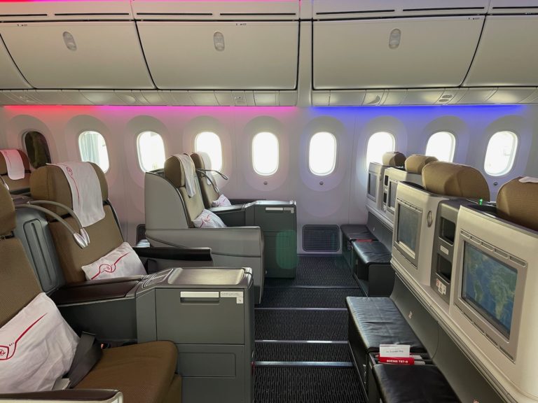 Review: Kenya Airways 787-8 Business Class Nairobi - New York - Live ...