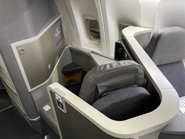 Review: American Airlines 777-200 Business Class Doha - New York - Live ...