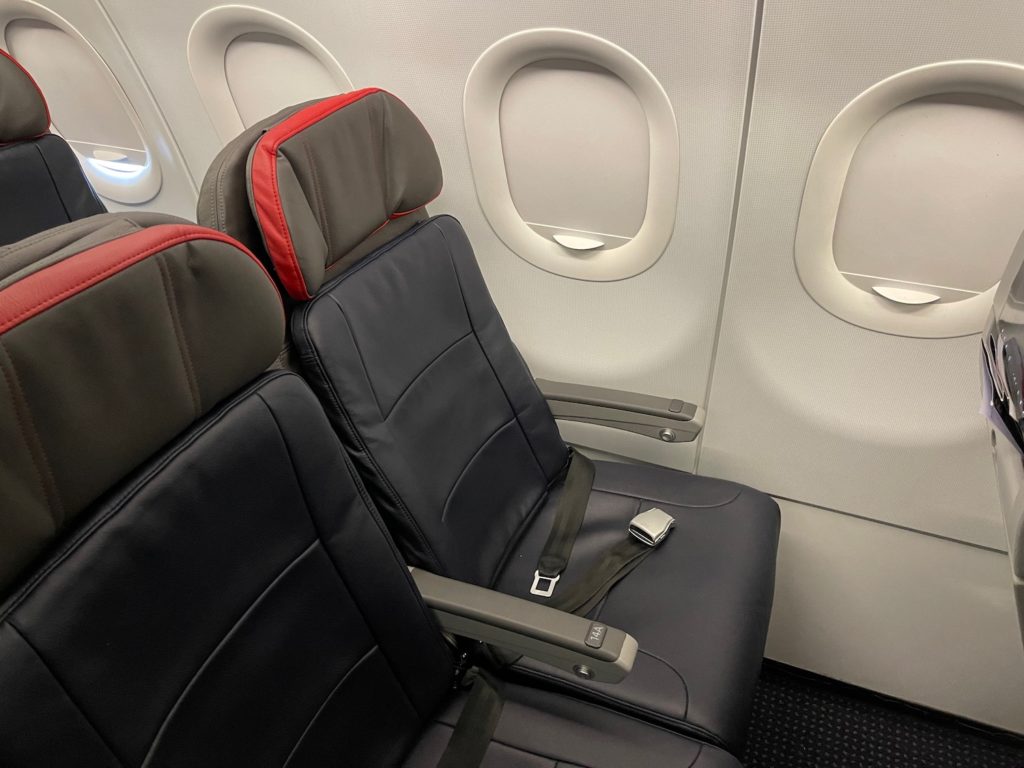 Review: American Airlines A321T Main Cabin Extra (JFK-LAX) - Live and ...