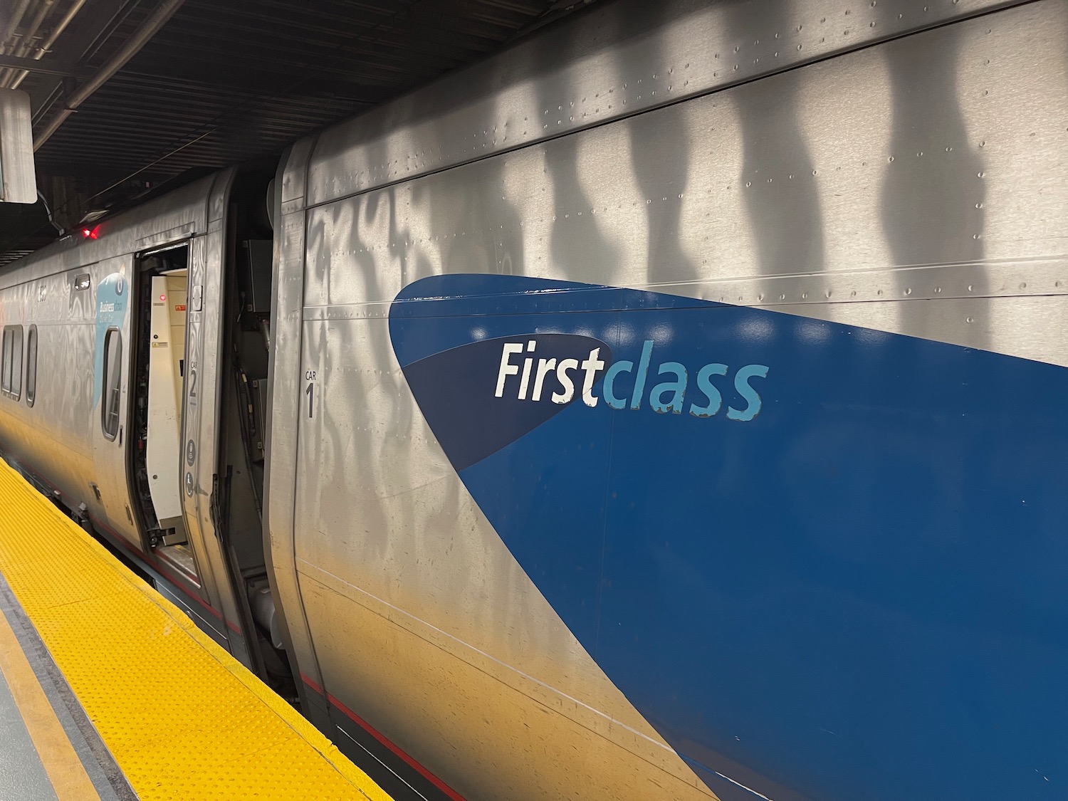 a train with a logo on it