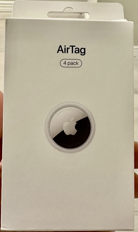 Apple AirTag 4-pack box