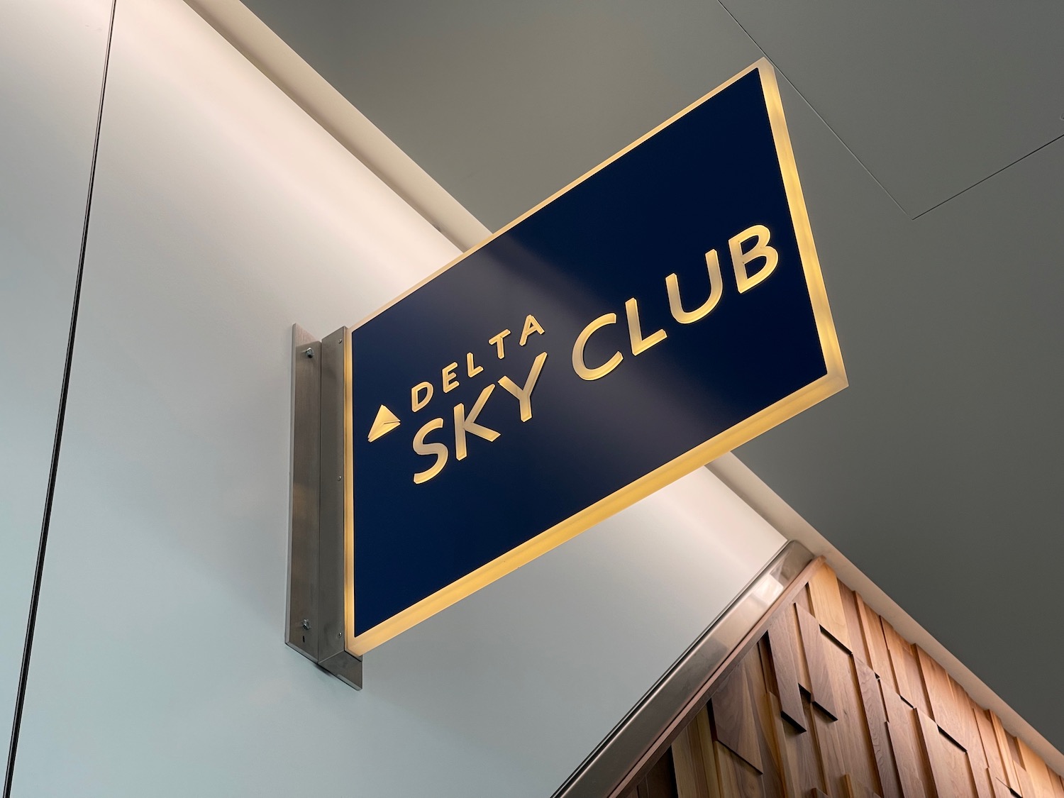 How to Access the Delta Sky Club in 2023