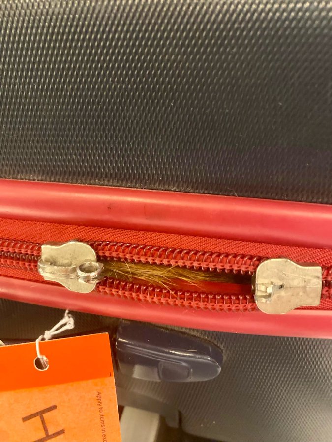 a zipper on a suitcase