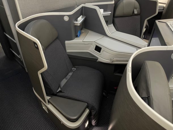 Review: American Airlines 787-9 Business Class - Live and Let's Fly