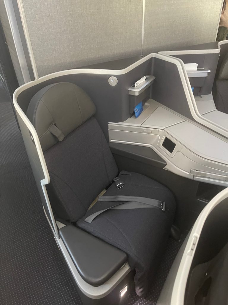 Review: American Airlines 787-9 Business Class - Live and Let's Fly