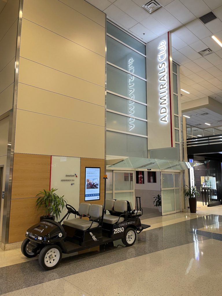 Review American Airlines Admirals Club Dallas (DFW Terminal D