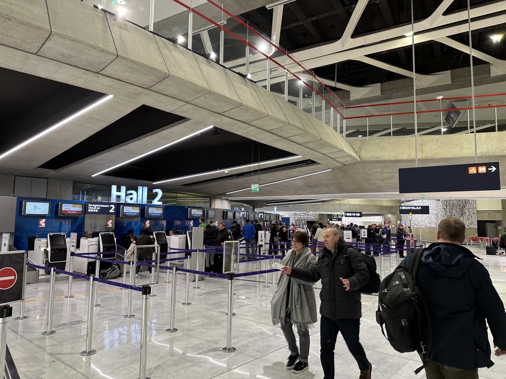 CDG Terminal 1 Hall 2 checkin counter